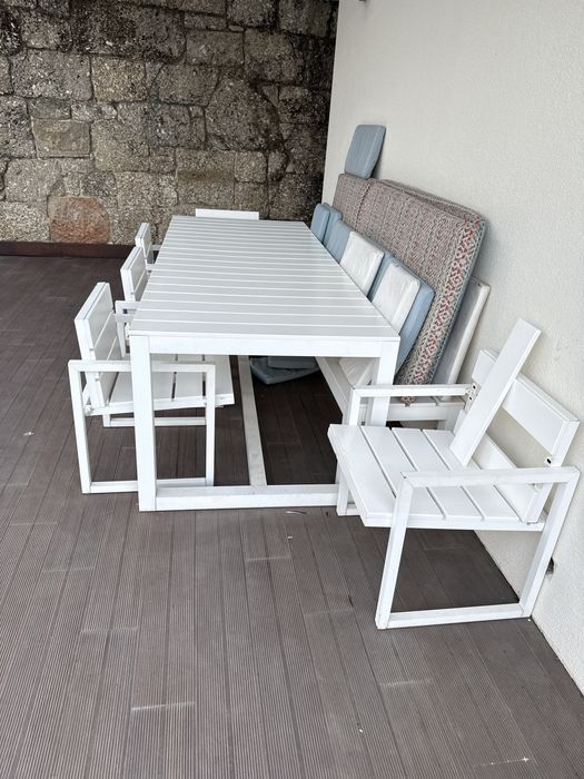 Mesa, cadeiras e banco Gandia Blasco