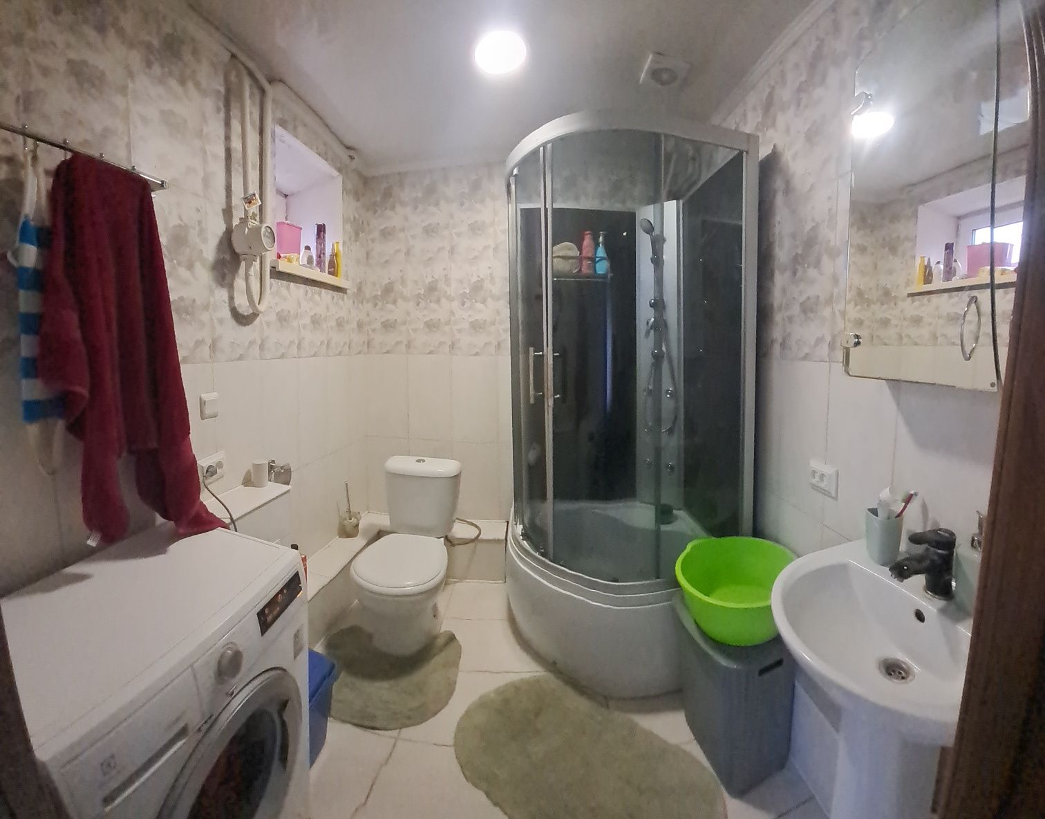 Продам дом со своим берегом и басейном в г.Самар (Новомосковск)
