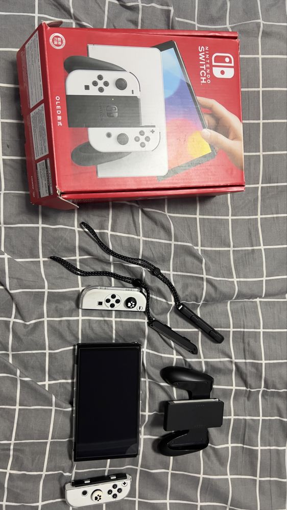 Nintendo switch oled в очень хорошем состоянии