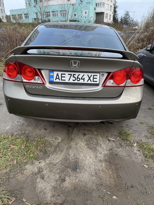 Живий сівік. Друга машина в сімї  їздила дівчина.