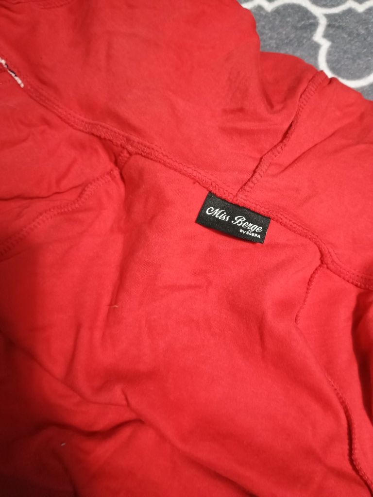 Bluza z długim z kapturem czerwona czerwień r. 38 M