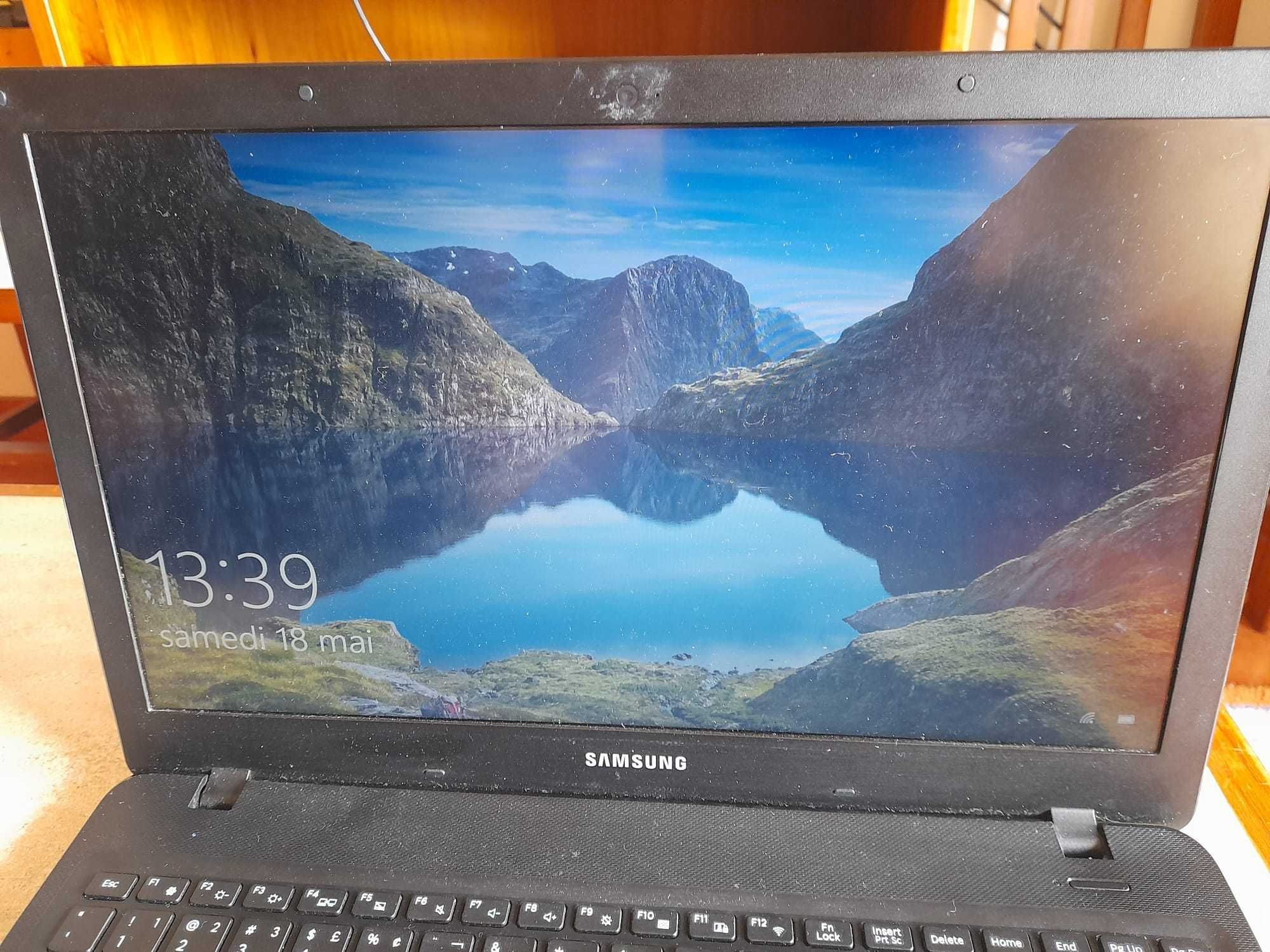 Vendo Notebook Samsung 300E5M (+1 de oferta)