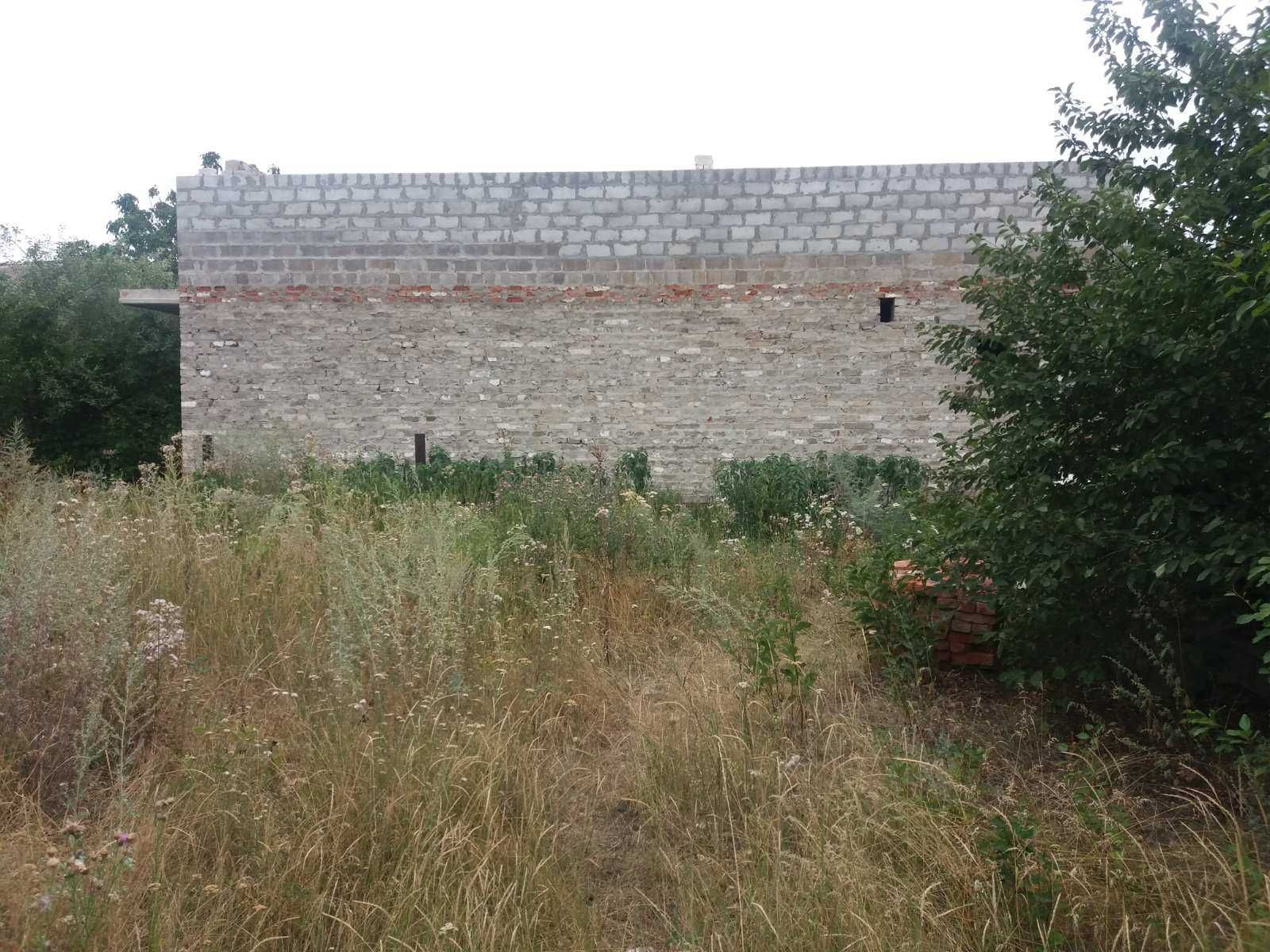Продам 2-эт. дом, недострой, ул. Парковая,  7000 у.е.+ торг