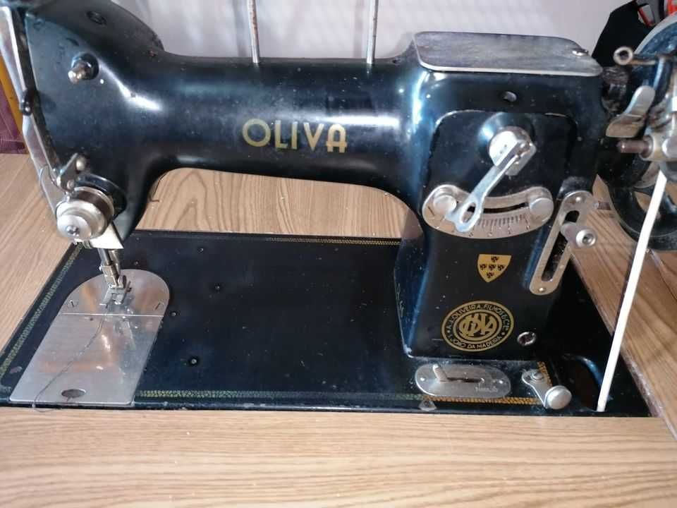 Máquina de Costura Oliva, Bem Conservada, Completamente funcional