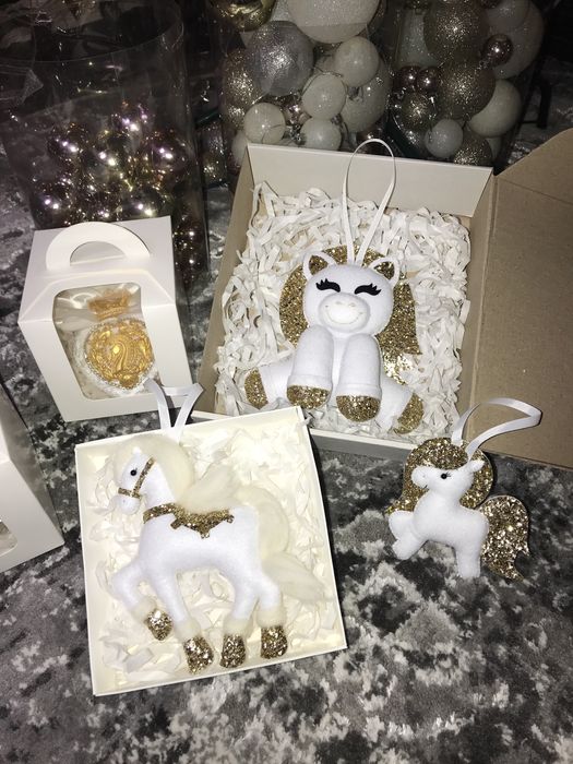 Новорічна іграшка на ялинку - подарунок. Кінь - символ року 2026