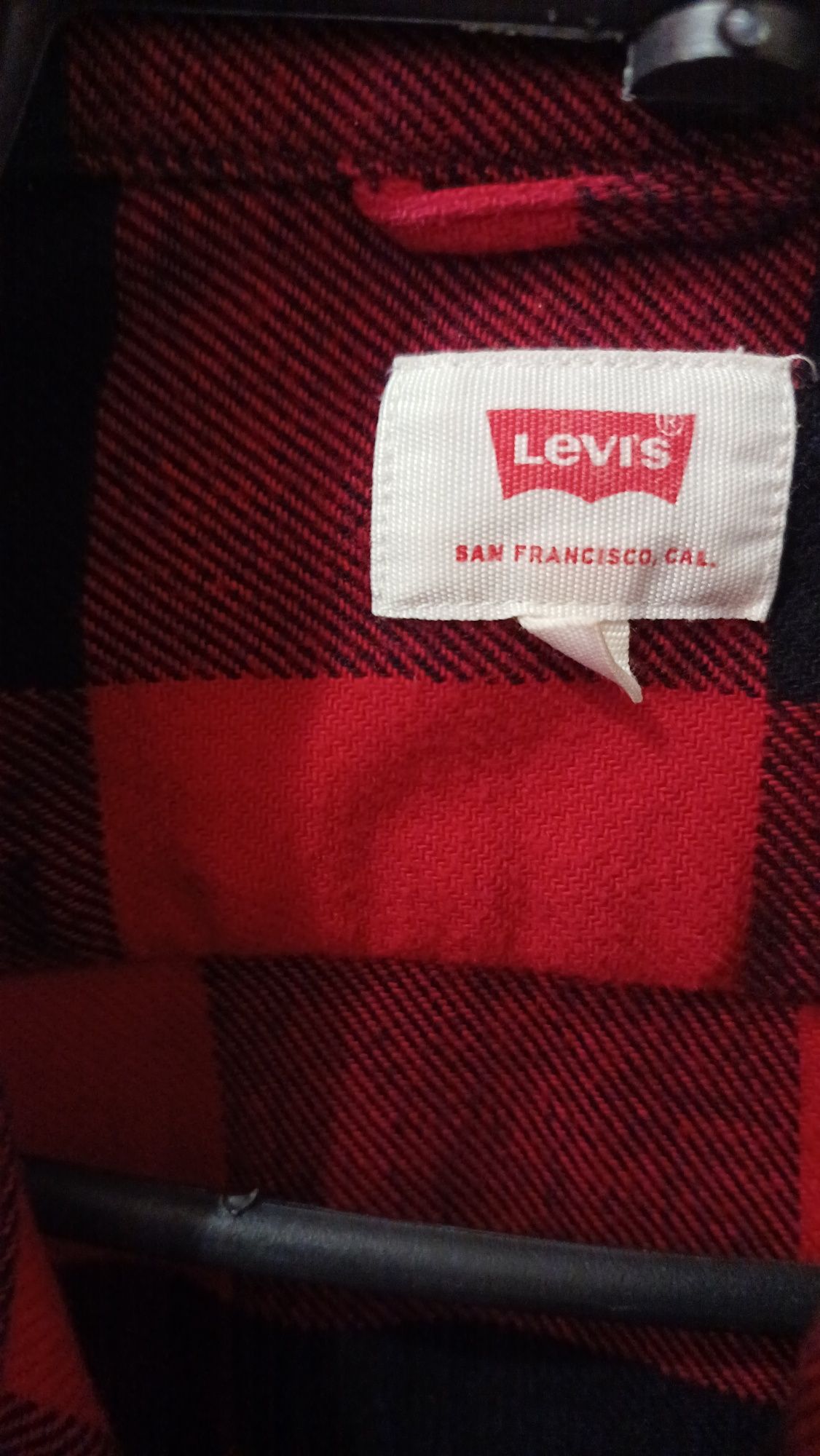 Продам фірмову рубашку Levis