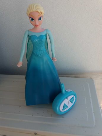 Boneca Elsa Patinadora