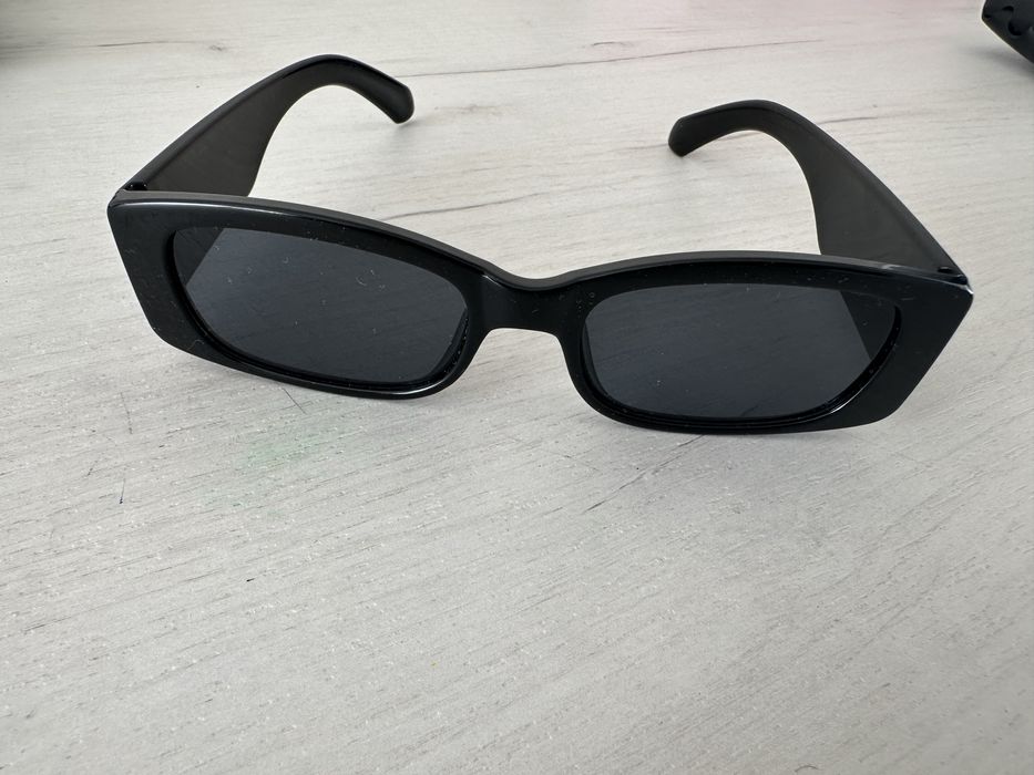 сонцезахисні окуляри з чохлом