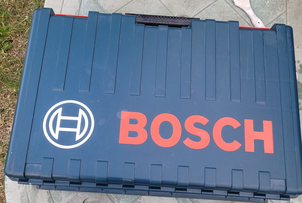 Młot udarowy BOSCH GSH 11 E