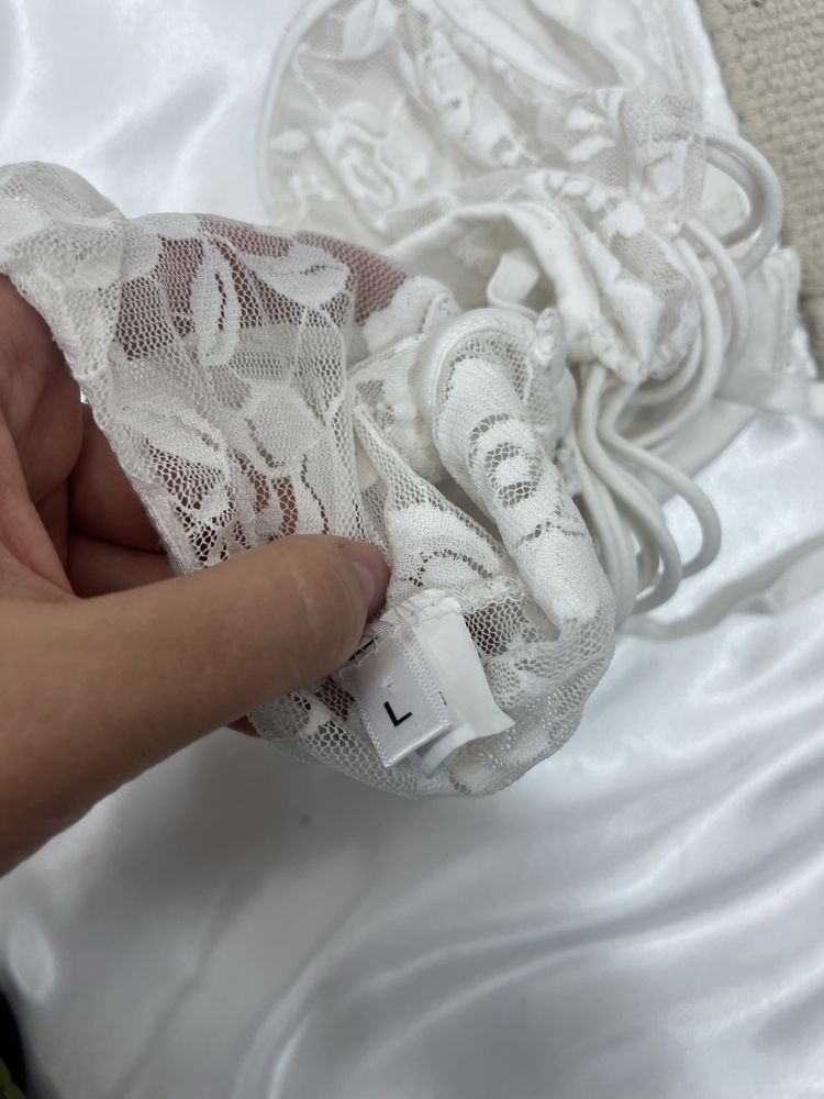 biały koronowy top na ramiączkach coquette L