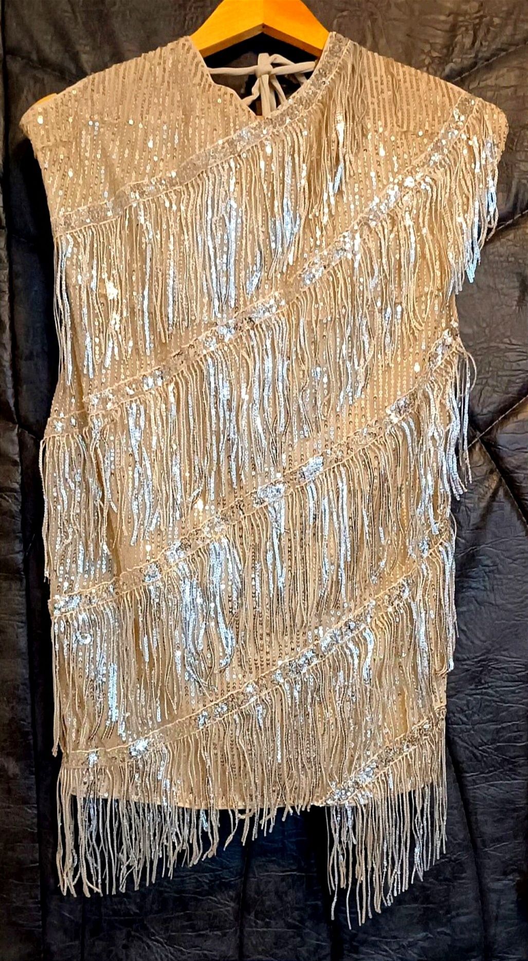 NOWA sukienka na wesele cekinowa z frędzlami r. 2 XL - kolor morela