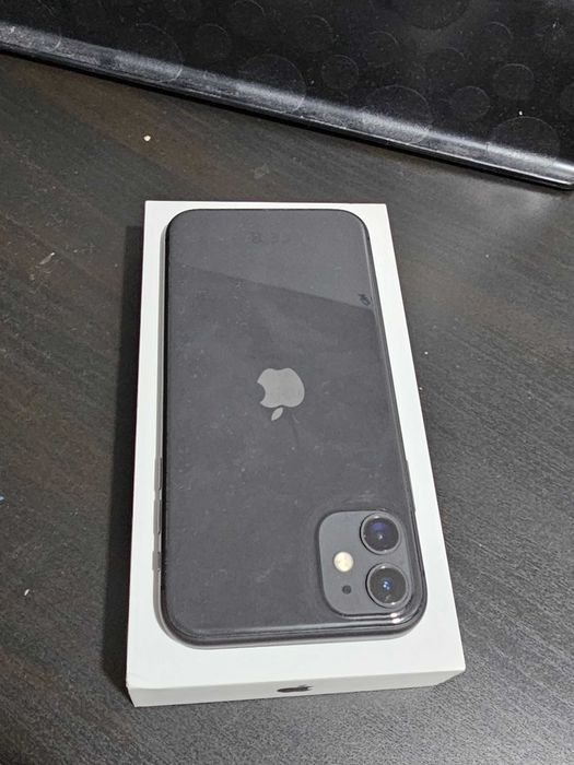 Iphone 11 128Gb.  77% Bateria.  Muito bom.