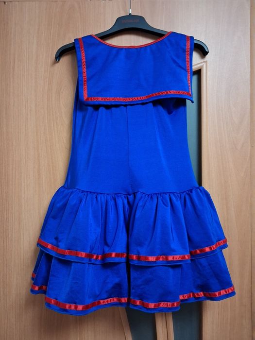 Яскраві карнавальні костюми, розмір 10-14