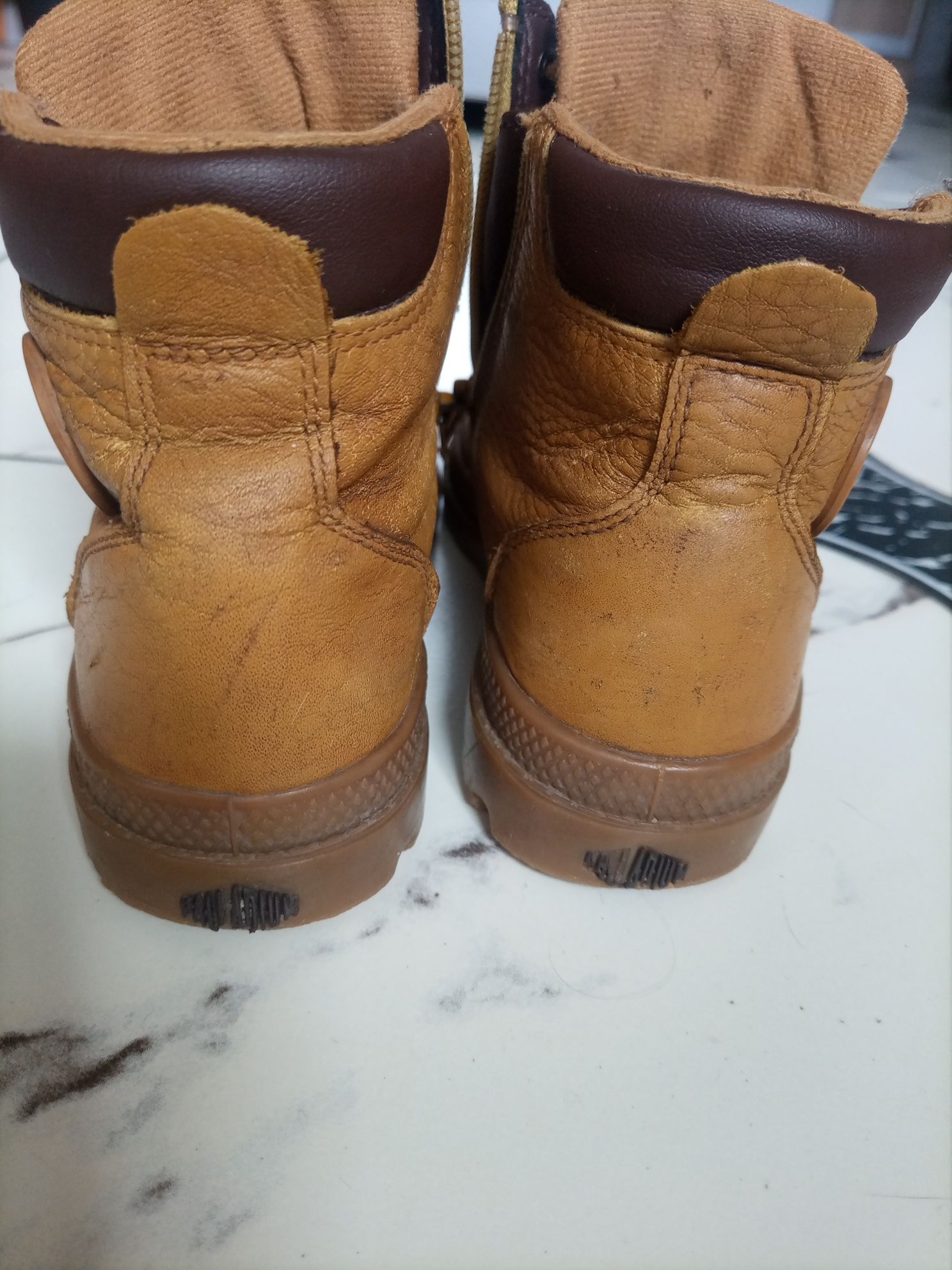 Демисезонные рыжие кожаные ботинки для мальчика прорезиненный носок 19