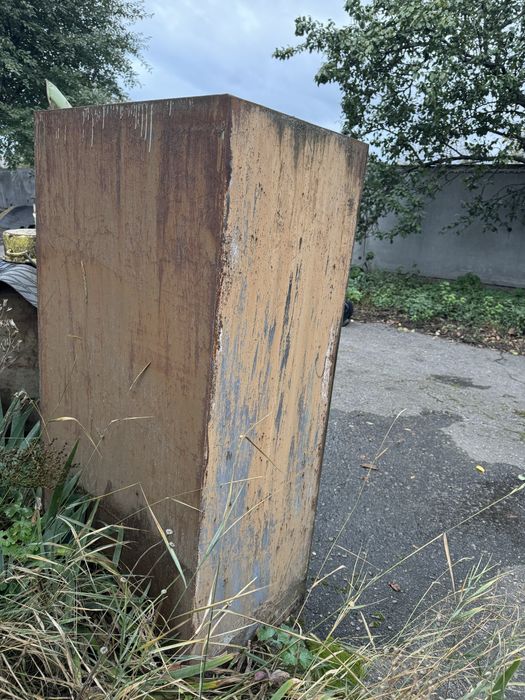 Продам 2 сейфа толстостенные металические