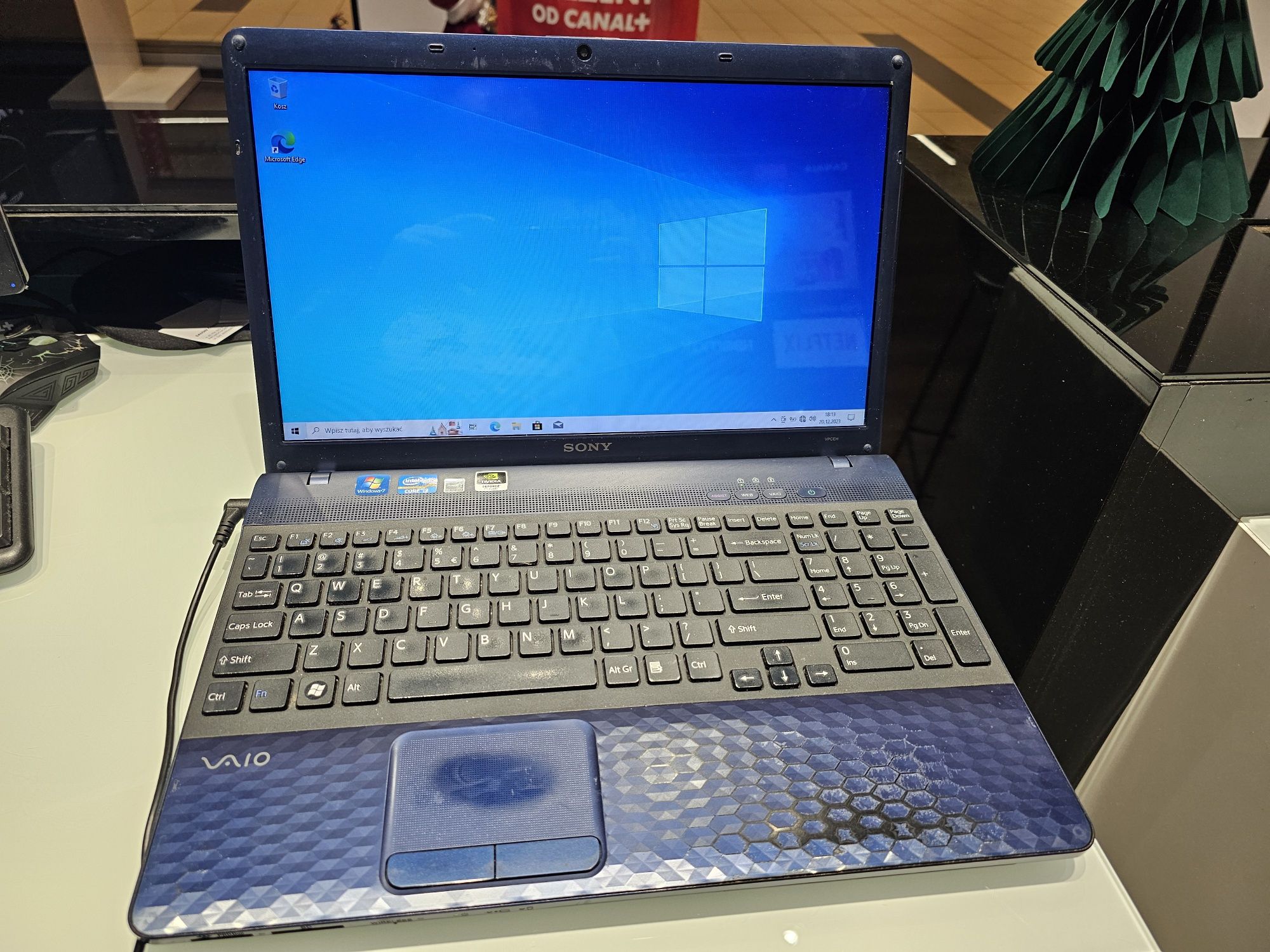 Laptop Sony Vaio PCG-71811M i3 4gb ram 250gb ssd geforce