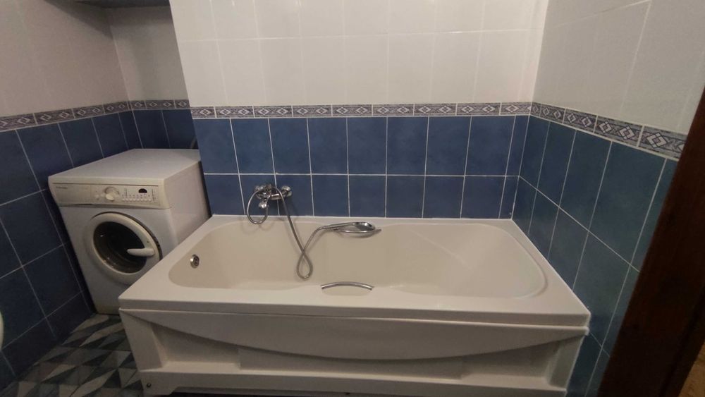 Сдам до травня. Від ріелтора. 2 кімнатна, Осипова/Троїцька.