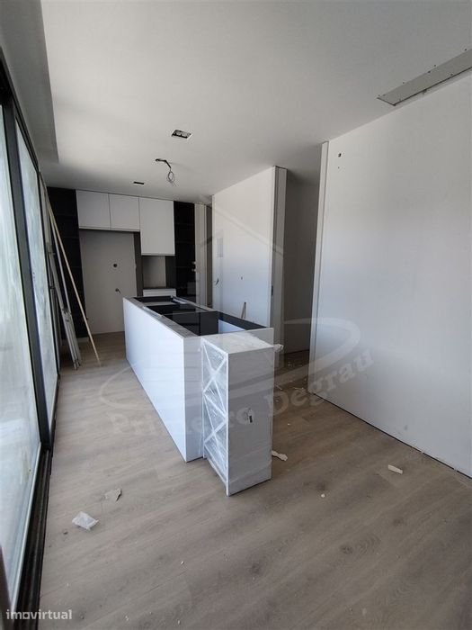 Gaveto em fase avançada de construção