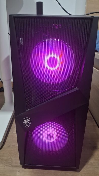 PC Torre gaming pouco usada