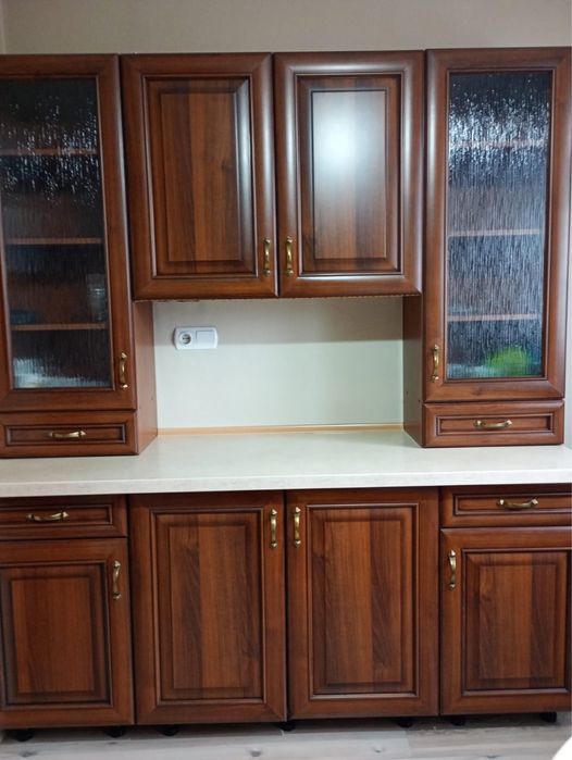 Meble kuchenne ze stołem