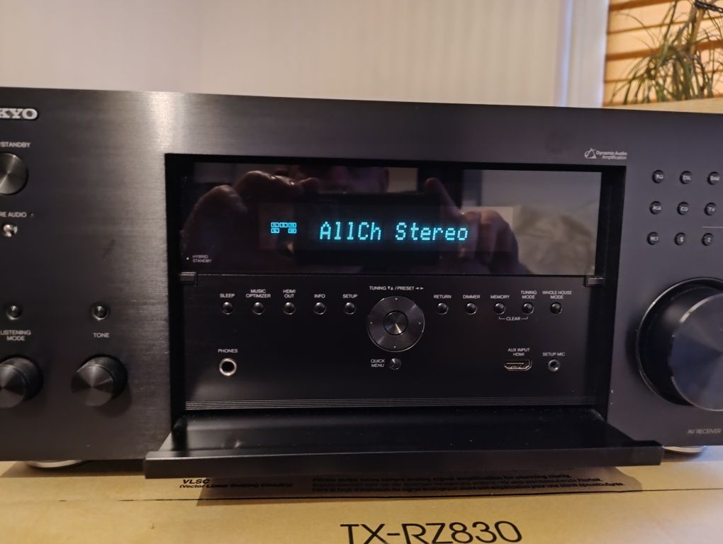Amplituner ONKYO TX RZ 830
