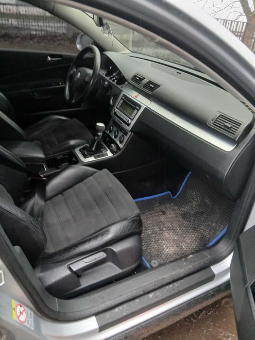 Продаж легкового автомобіля