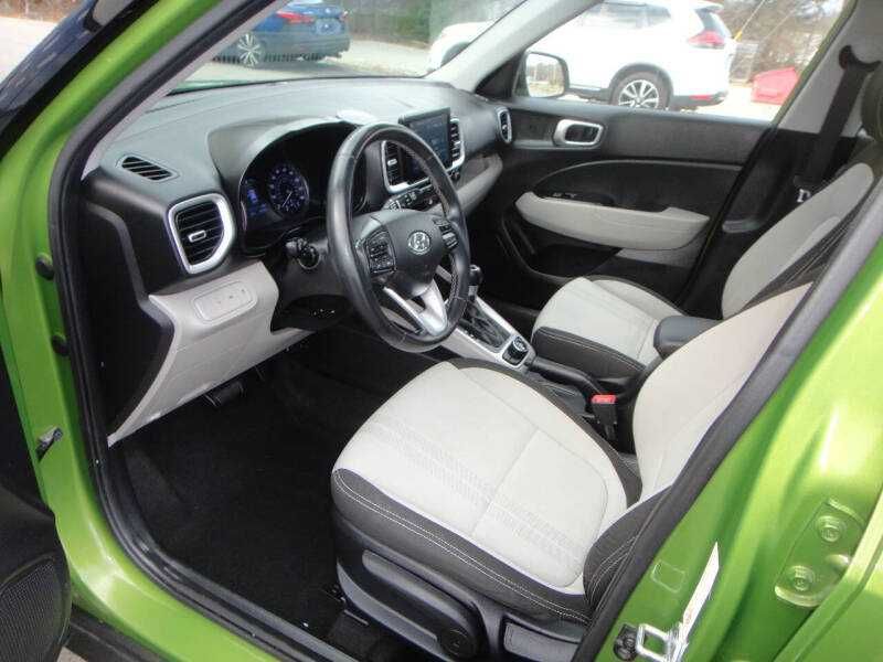 2022 Hyundai Venue SEL