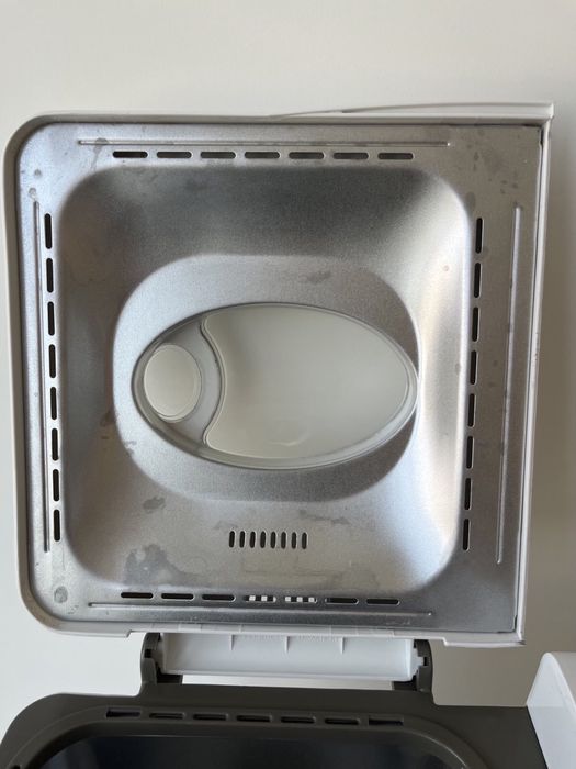 Хлібопіч LG hb 152CE