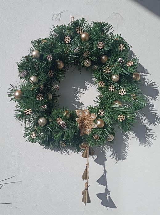 Wieniec Bożonarodzeniowy 45 Cm Na Drzwi Złoty Dzwonki Rękodzieło