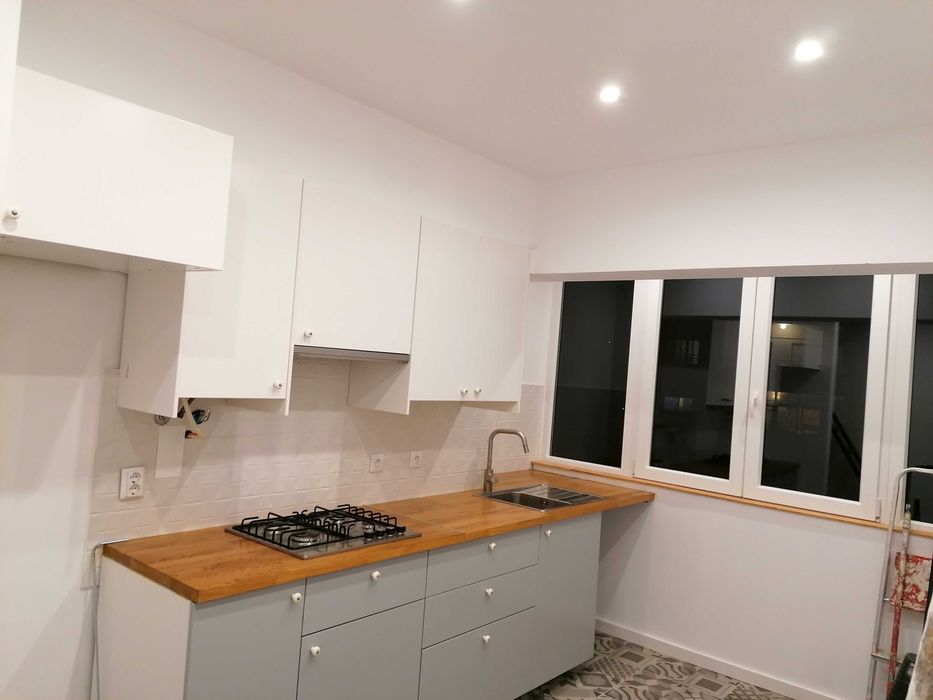 Quarto Suite Almada Junto Praça