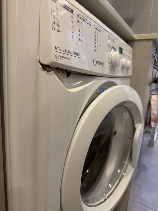 Maquina de Lavar - Indesit
