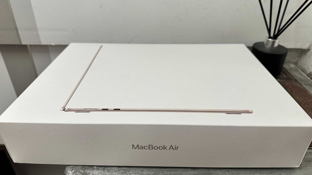 Apple Mackbook Air 15" 8gb/256gb SSD mysz apple gwarancja hub USP-C