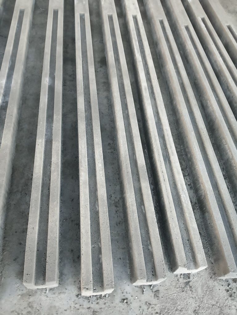 Słupki betonowe na 5 plyt