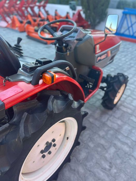 YANMAR F180 4X4 IMACULADO