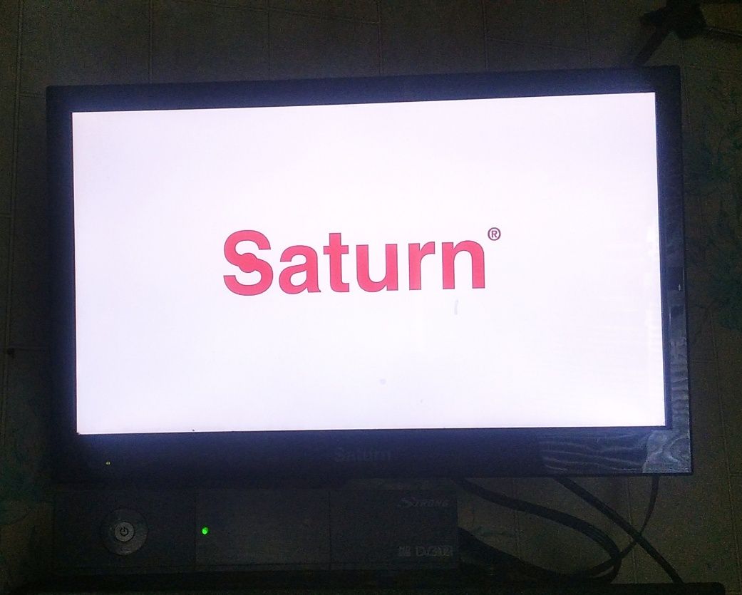 Продам телевизор SATURN 15"LED TV в идеальном стани.