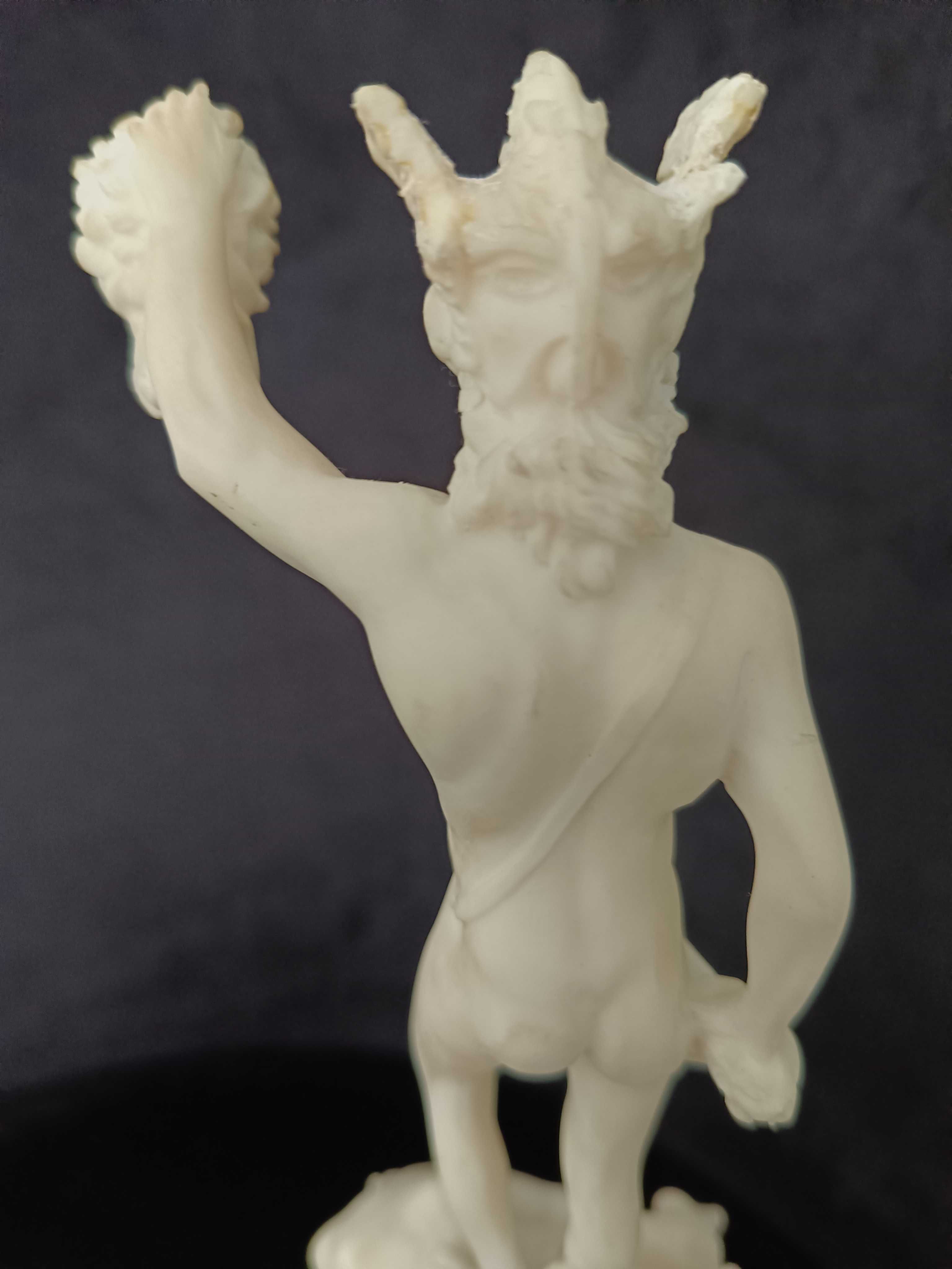 Perseusz z głową Meduzy grecka statuetka rzeźba odlew marmur 26x7x7 cm