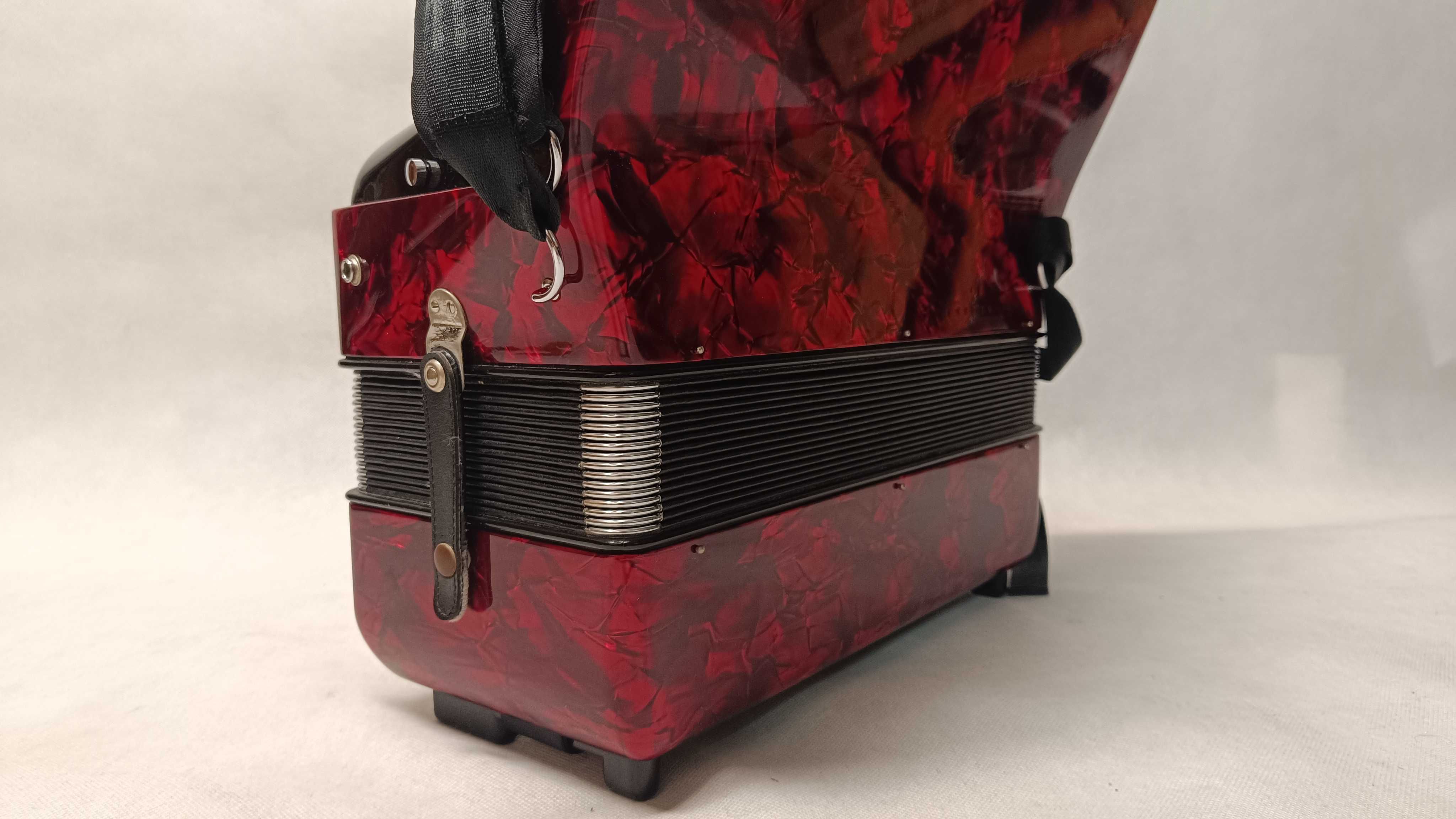 Akordeon HOHNER Amica III 72 Bas