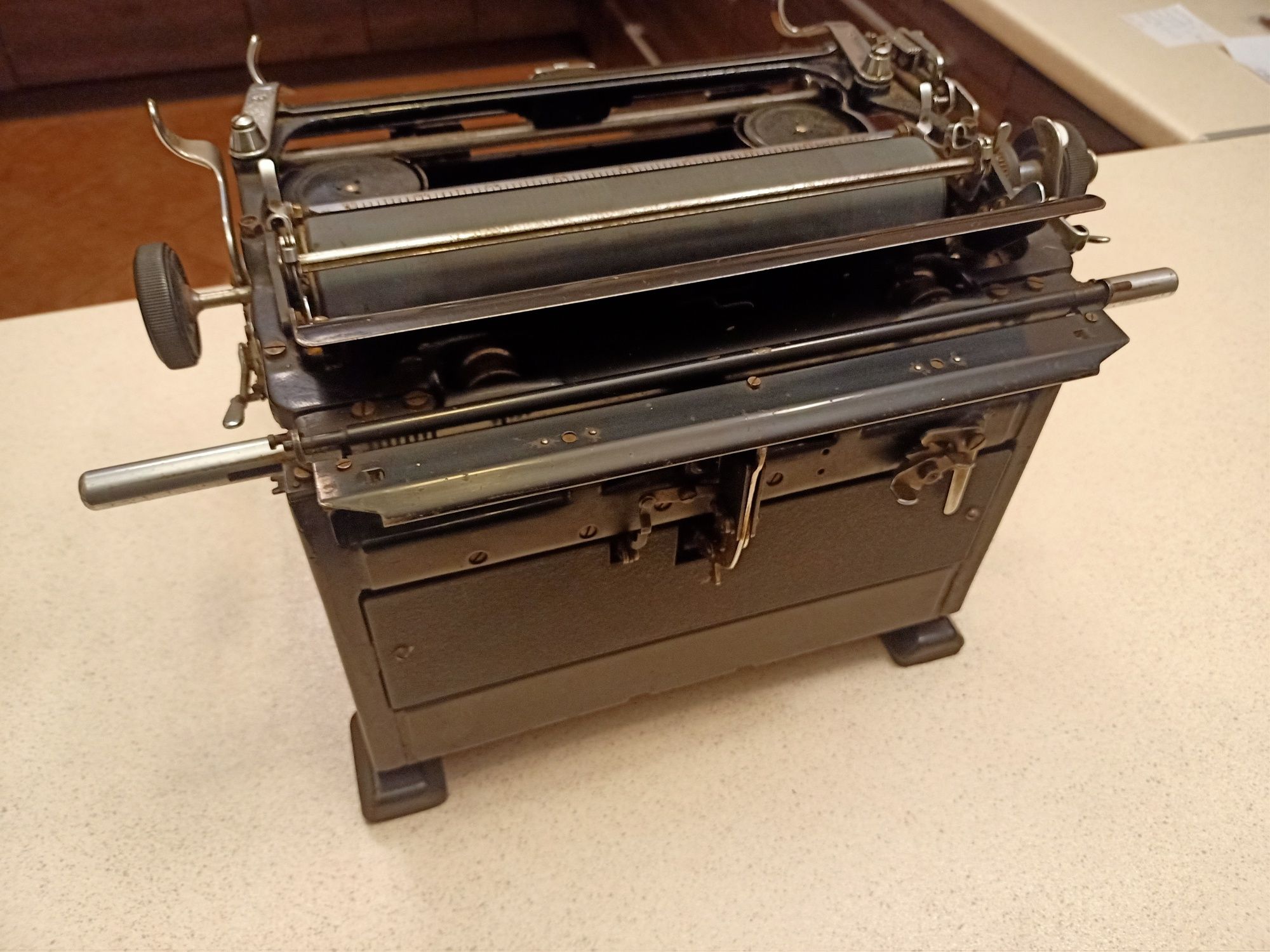 Stara maszyna do pisania Continental Mechanik