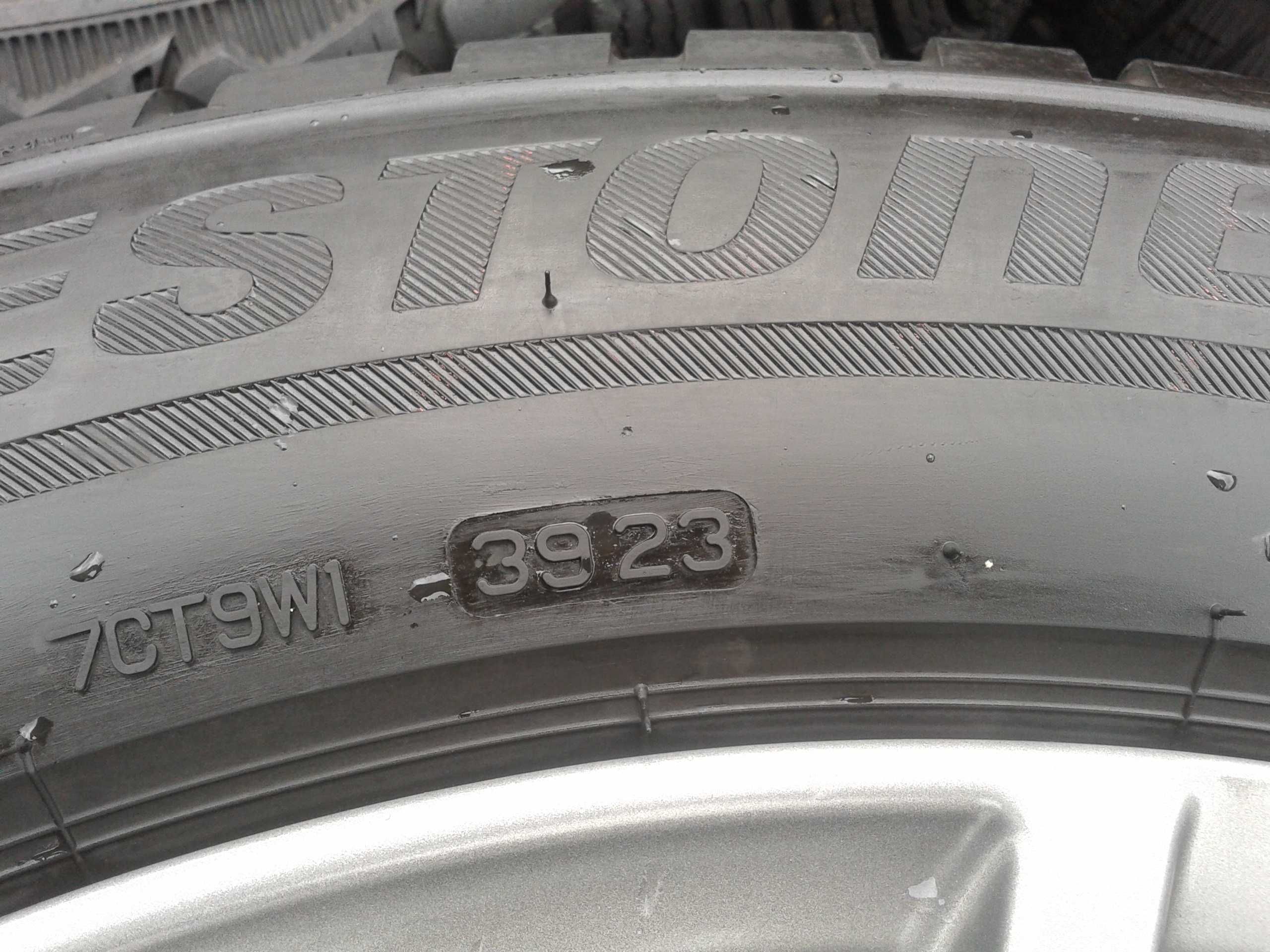 opony r18 brigestone 235 55 blizzak lm001 mielec 2023rok 4szt kpl 100h
