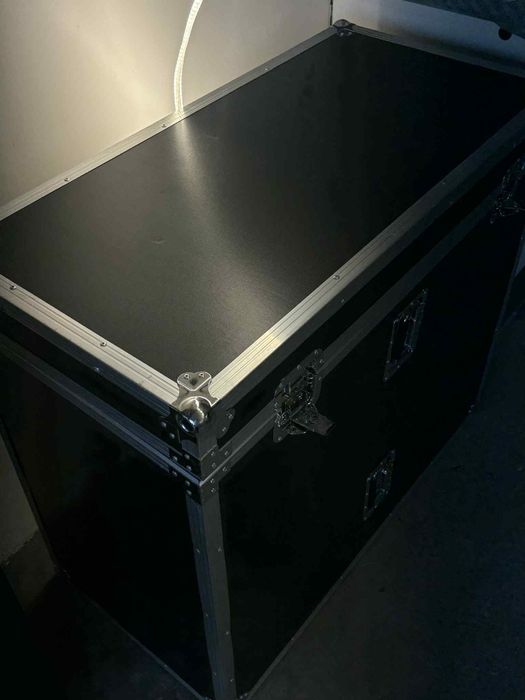 Solidna skrzynia transportowa / case aluminiowy – bardzo dobry stan