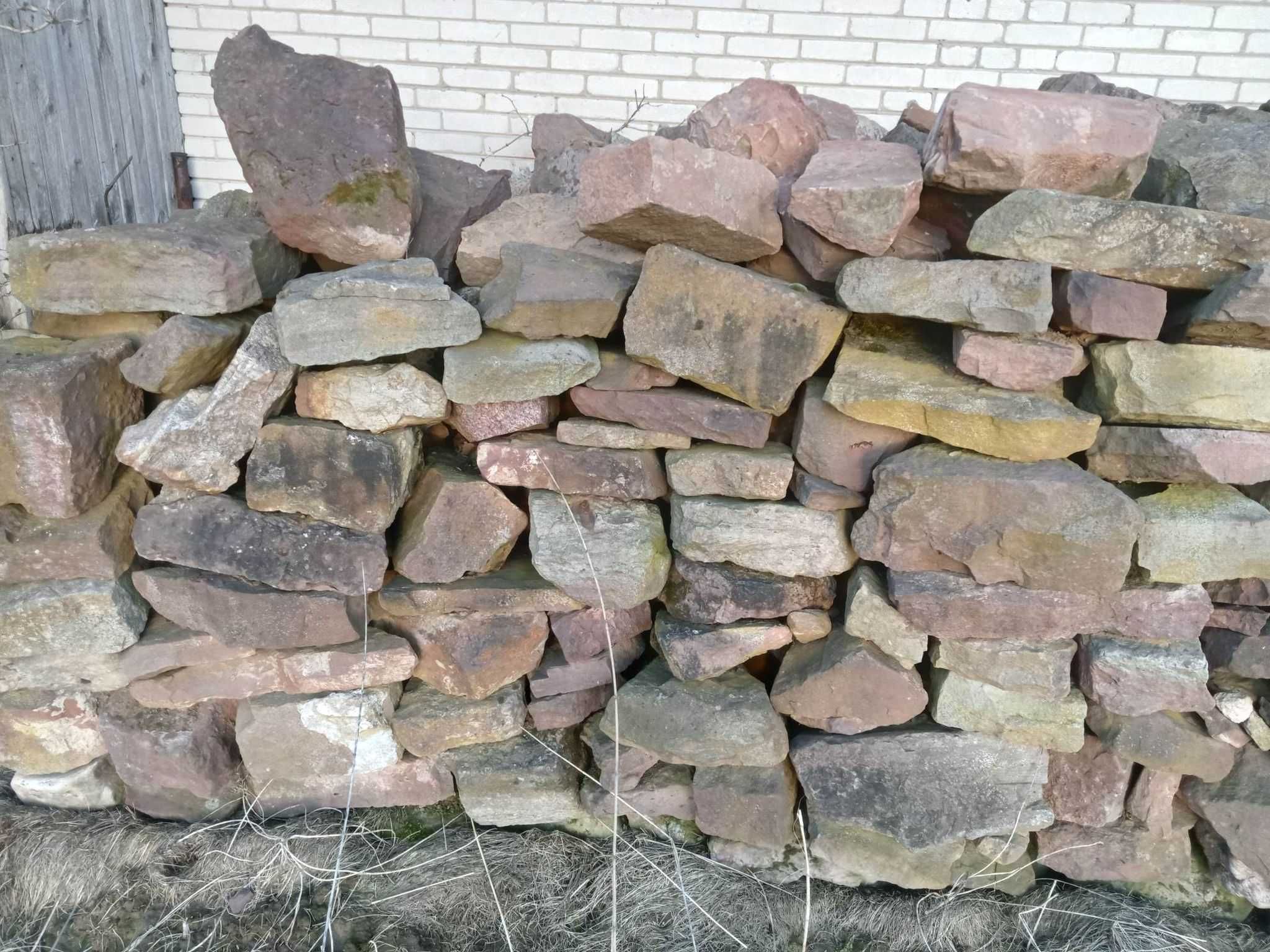 Kamień czerwony twardy