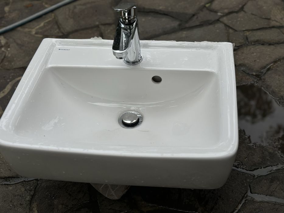 Вмивальник Geberit