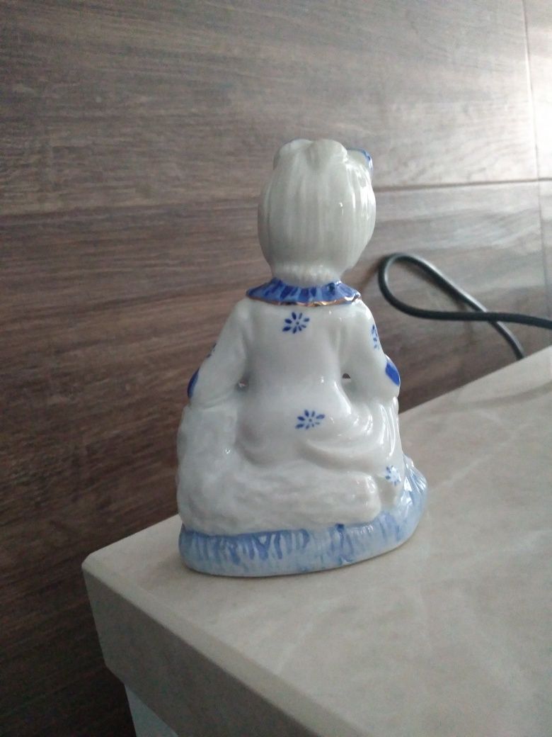 Porcelanowa figurka