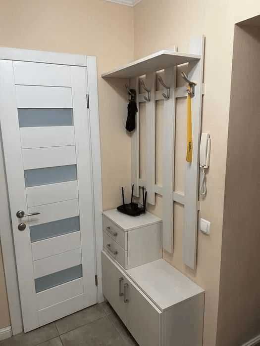 8000 за все. Вже вільна квартира