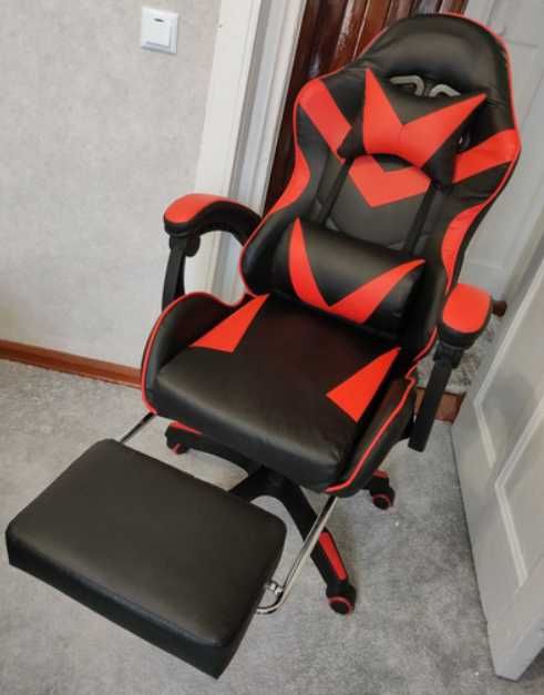 крісло геймерське ігрове для геймерів з підставкою для ніг