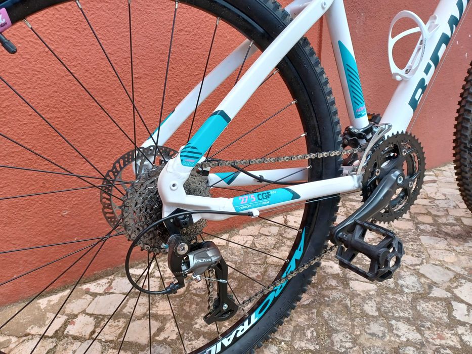 bicicleta BTT Decathlon Btwin Rockrider ST540