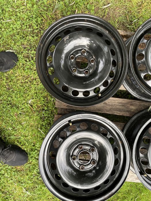 Felgi stalowe 5x100 15 VW Polo Audi A1 Seat Ibiza Skoda Fabia Jak nowe