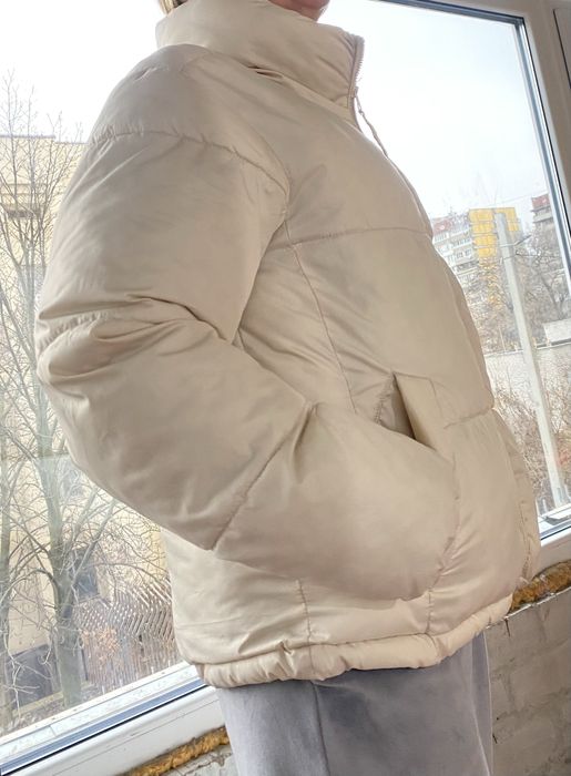 Куртка зима. Молочного цвета