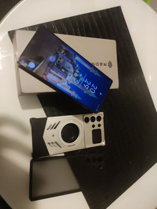 Redmagic 10 Pro 12/256GB 8 Elite idealny komplet