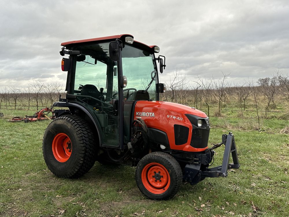 Traktor 2015’ sadowniczy Kubota STV STW40 przedni WOM TUZ